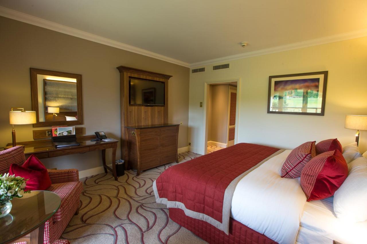 The Celtic Manor Resort Newport Kültér fotó A bedroom at the hotel