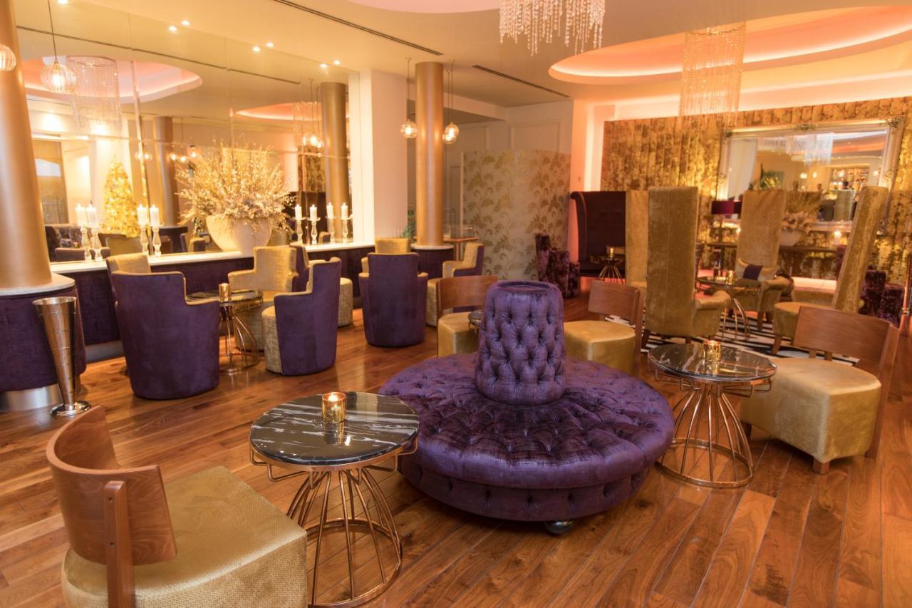 The Celtic Manor Resort Newport Kültér fotó The interior of the restaurant