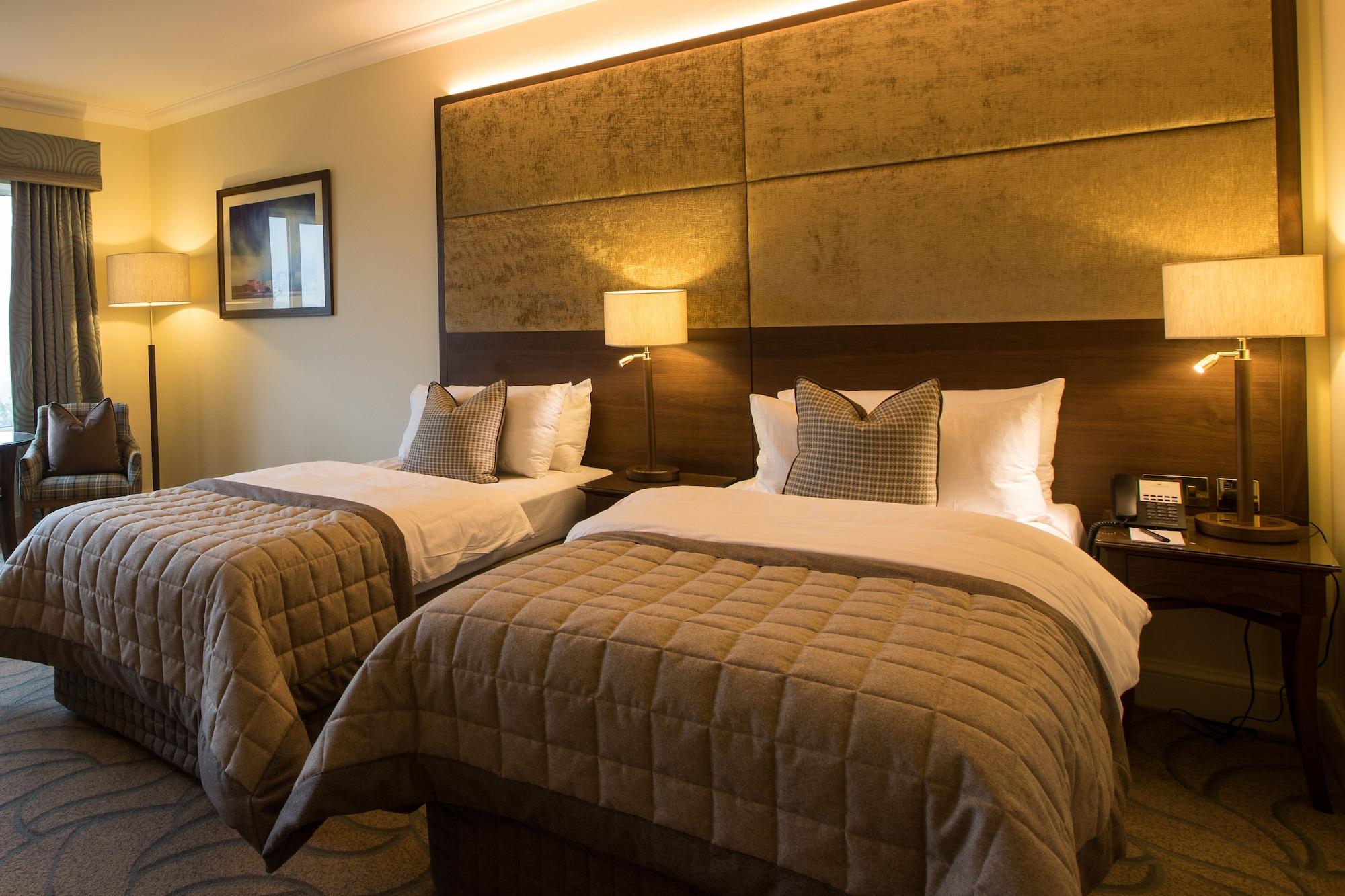 The Celtic Manor Resort Newport Kültér fotó A bedroom at the hotel