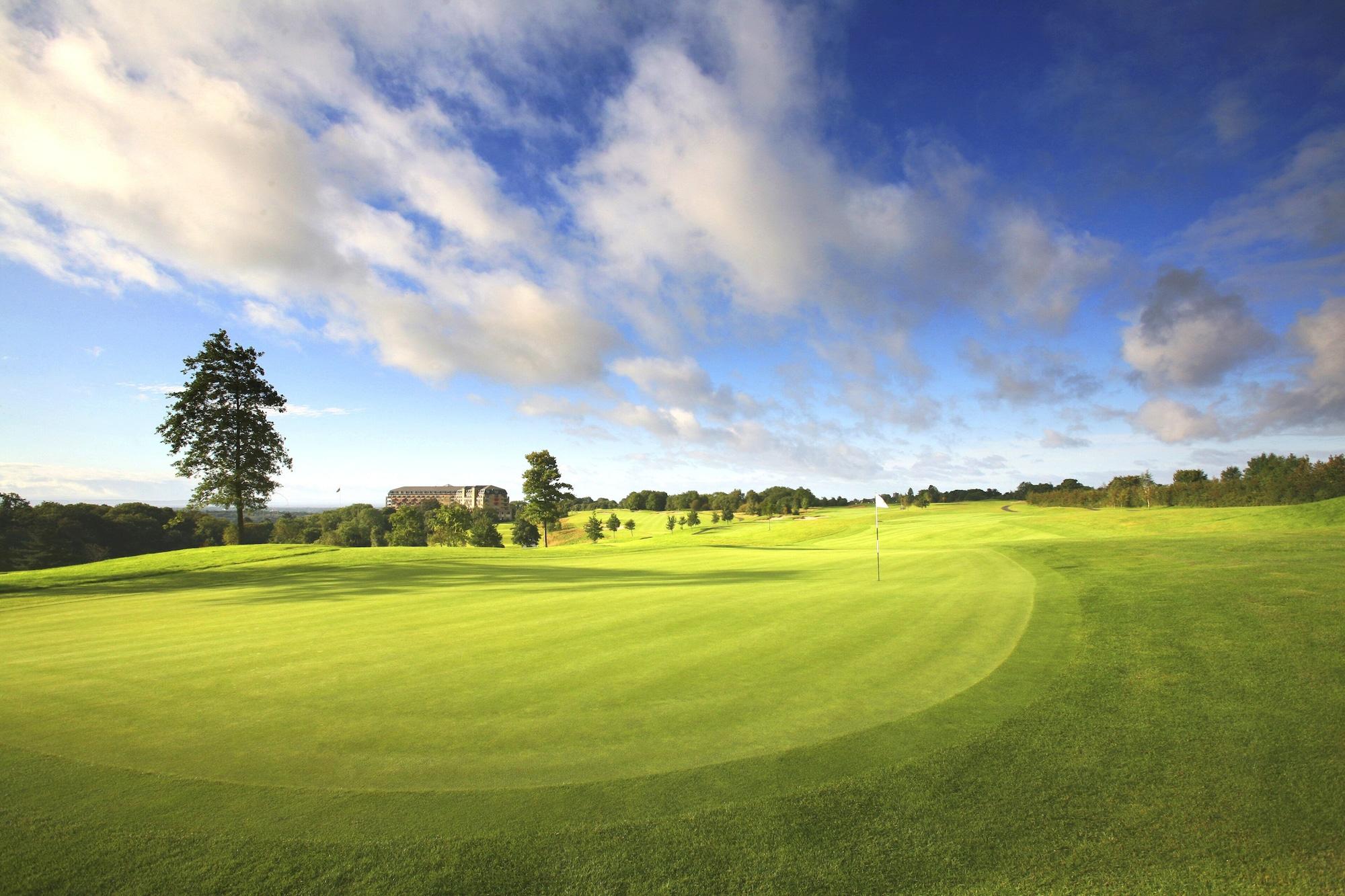The Celtic Manor Resort Newport Kültér fotó The 18th fairway