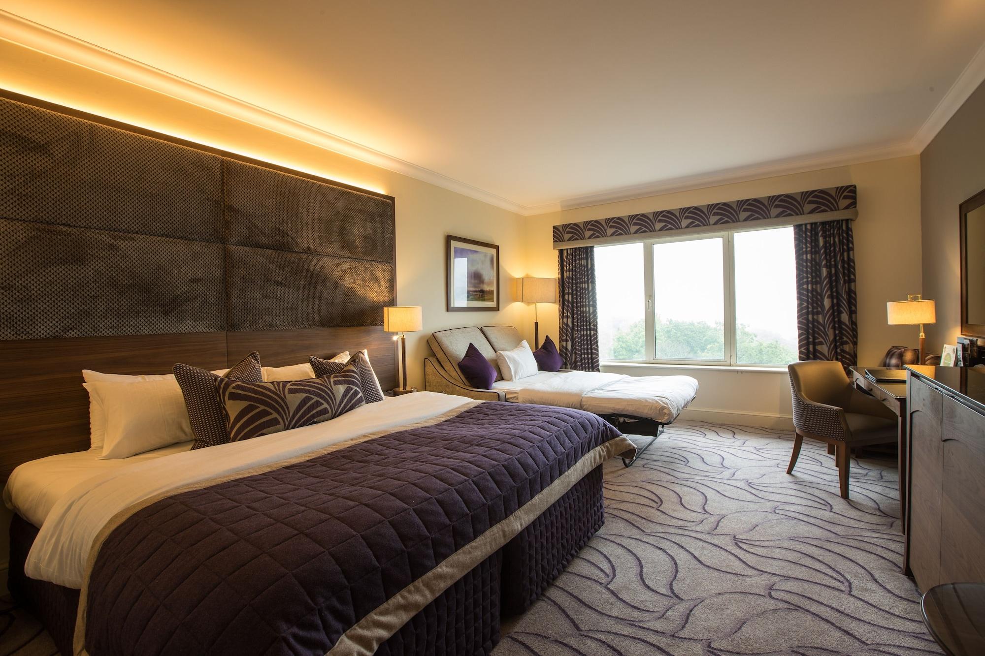 The Celtic Manor Resort Newport Kültér fotó A bedroom at the hotel