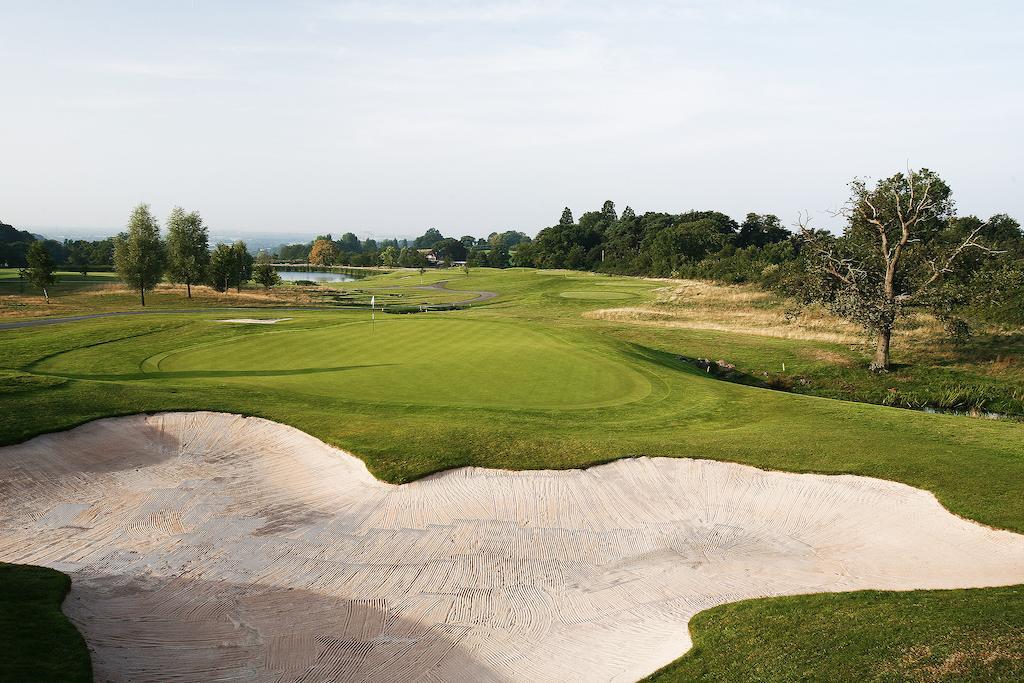 The Celtic Manor Resort Newport Kültér fotó Golf course at the Château de Chaumont