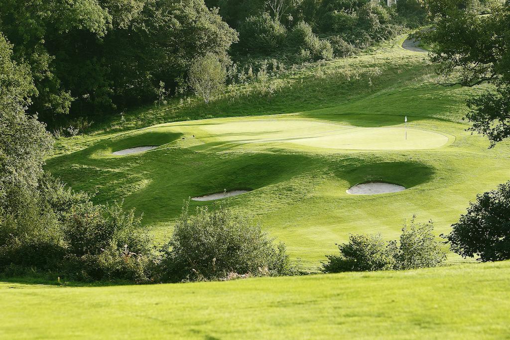 The Celtic Manor Resort Newport Kültér fotó The 18th green